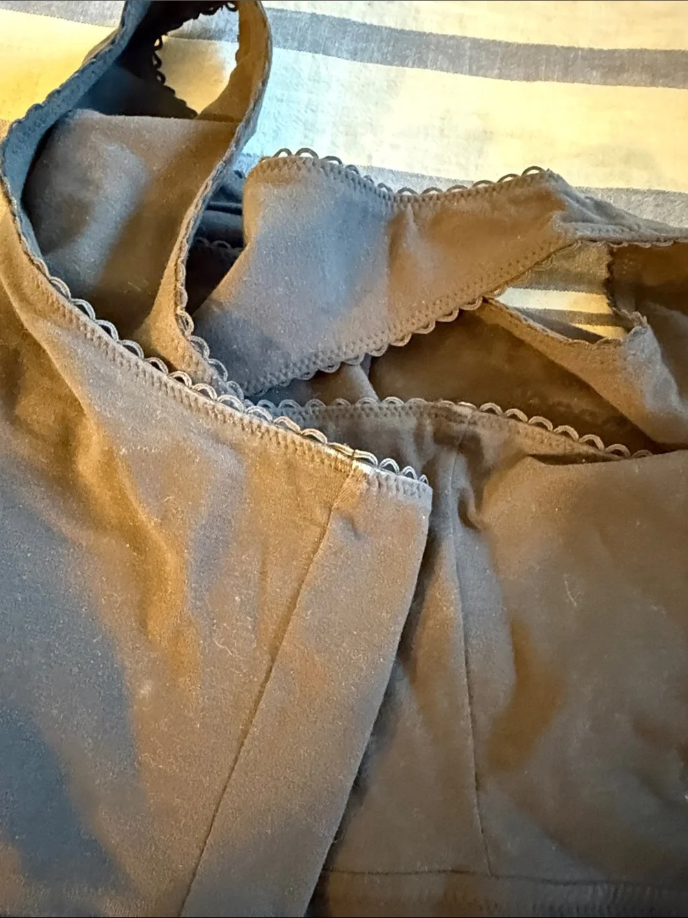 Bundle of 4 Torrid Bra Tanks - Picture 5 of 6